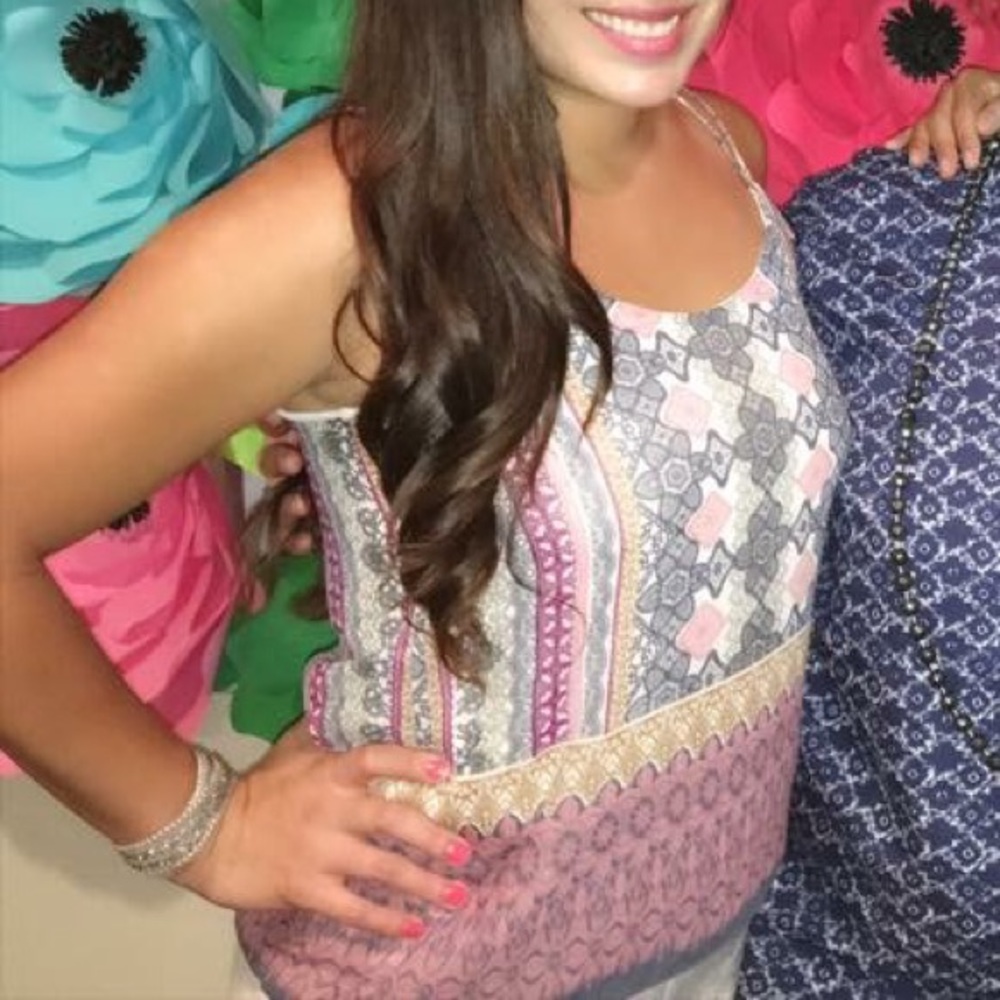 🍁Adorable Japna halter top - size Small